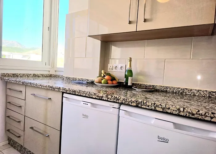 Appartamento Tranquil Oasis 2 Bedroom Coastal Getaway By Namaste Elite Torremolinos