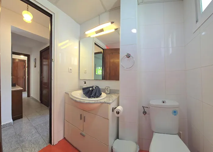 Tranquil Oasis 2 Bedroom Coastal Getaway By Namaste Elite *